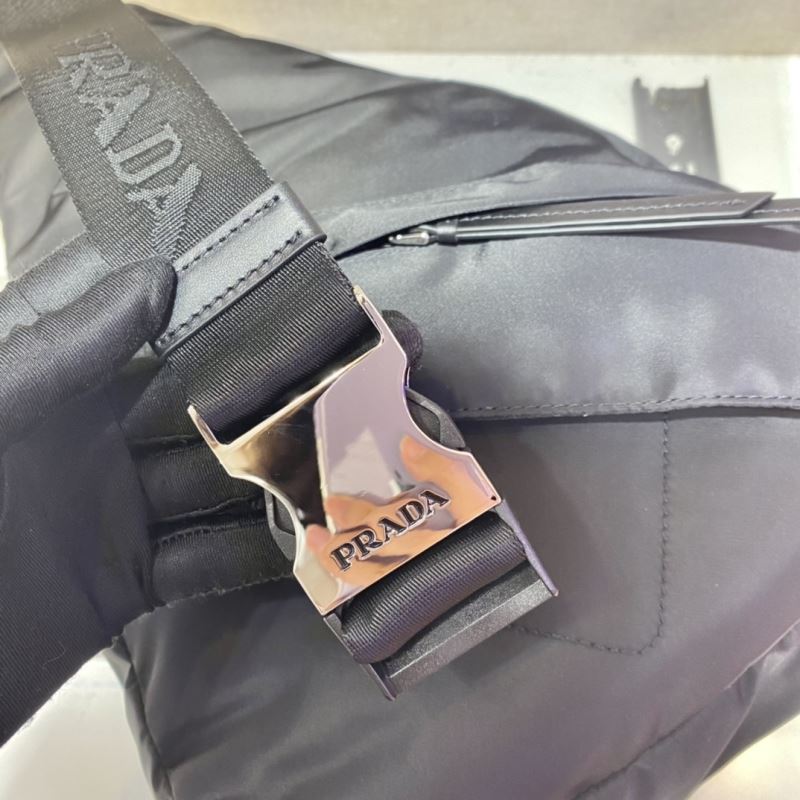 Pra*a triangle pouch